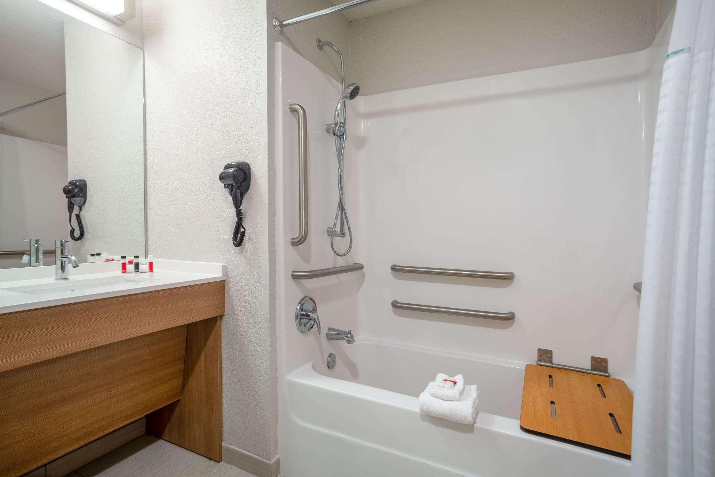 Microtel Inn & Suites By Wyndham Liberty/Ne Kansas City Area Esterno foto